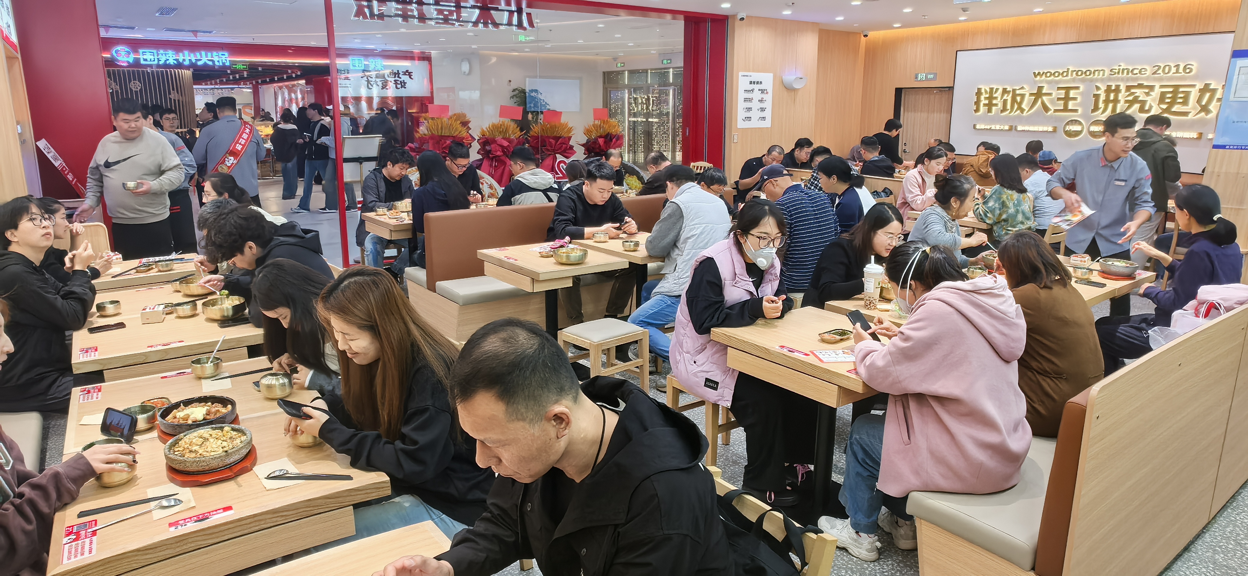 小木屋拌饭：以新鲜立本，以应季创新，食材坚守与营养升级筑就独特口碑